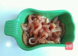 蒜苗炒肉丝的做法图解2