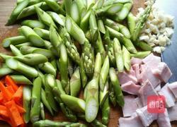芦笋炒肉片的做法图解1