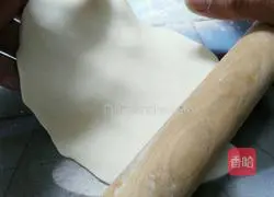 Illustration of how to make mushroom and diced meat pie 13