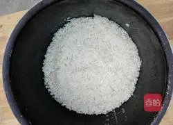 Illustration of braised rice with sweet potato and sausage 2