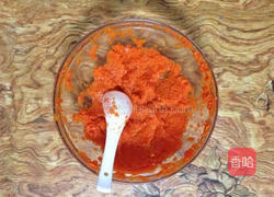 红萝卜玫瑰馒头的做法图解2