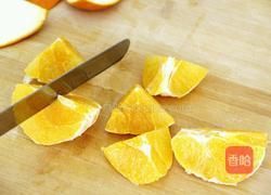 鲜榨蜜梨香橙汁的做法图解5