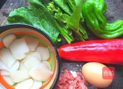 青椒肉丝炒年糕的做法图解1