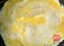 Illustration of how to wrap pancakes with eggs 5