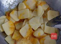 咸蛋黄焗土豆片的做法图解7