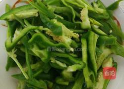 青椒炒豆皮的做法图解2