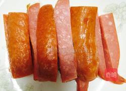 蒜蓉肠花卷的做法图解2