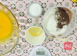 六寸可可蛋糕的做法图解2