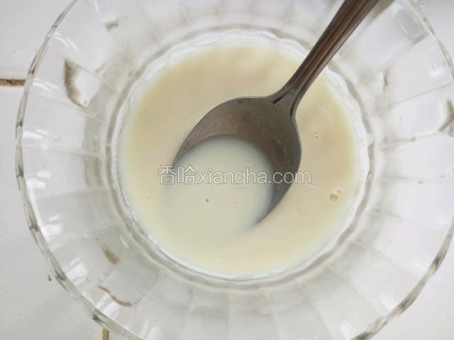 酵母用约35℃温水化开