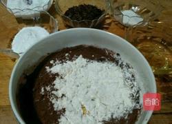 黑森林瑞士蛋糕卷的做法图解2