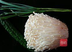 黄瓜拌金针菇的做法图解1