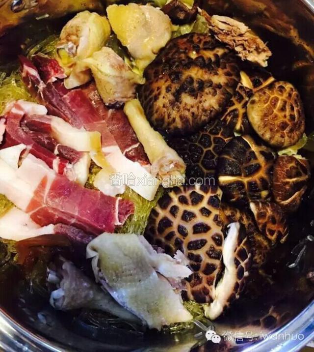 第三层码放大花菇与鸡腿