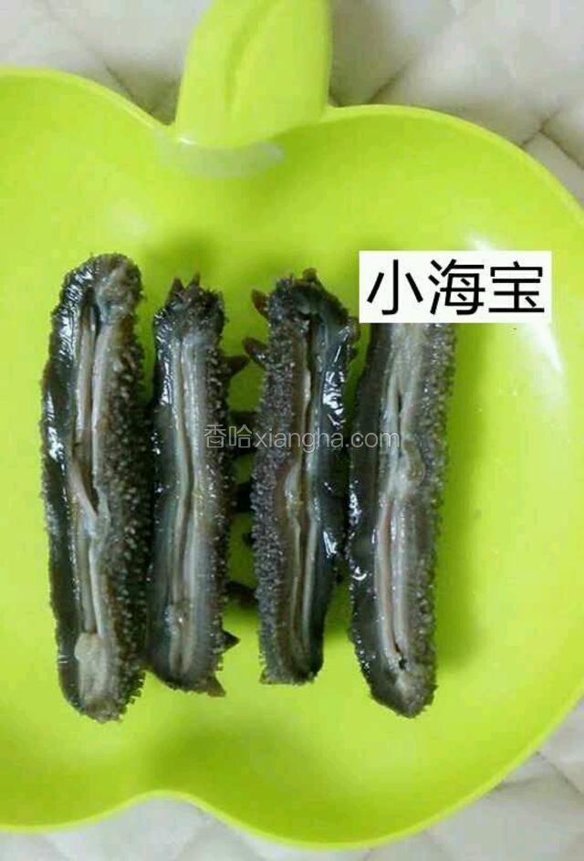 经过1，2，3步骤后，海参就泡发好了。可以把要吃的海参拿出来，用水冲一下后，直接做粥，煲汤，或切成条状进行葱爆，各种吃法，只有想不到，没有做不到。其他泡发好的海参，用塑料袋装好或放入小盆中，“冷冻”储藏，想吃时拿出来化冻既可。
