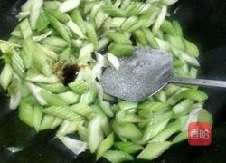 西芹炒腰果的做法图解8