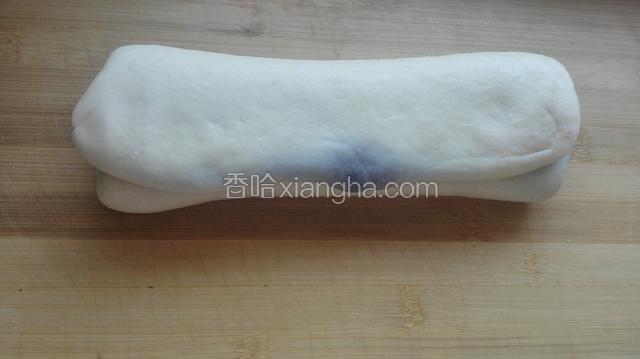 两边对折盖保鲜膜松弛十五分钟！