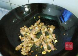 莴笋炒胡萝卜木耳肉的做法图解8