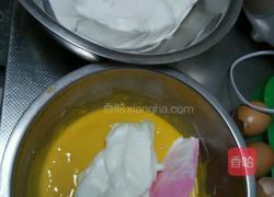 蜂蜜核桃戚风蛋糕的做法图解3