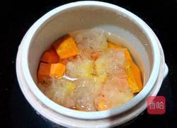 银耳南瓜枸杞糖水的做法图解4