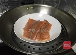 三文鱼炒饭的做法图解2