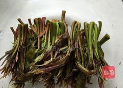 香椿拌豆腐的做法图解1