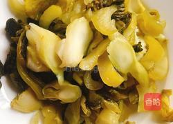 酸菜焖剥皮牛的做法图解2