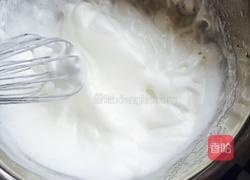 戚风蛋糕的做法图解3