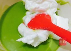 菠菜汁戚风蛋糕的做法图解12