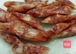 荷兰豆炒腊肠的做法图解2
