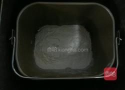 比萨面饼的做法图解2