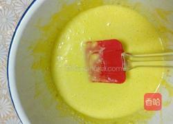 草莓淡奶油蛋糕卷的做法图解3