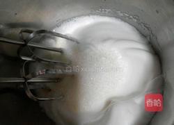 草莓淡奶油蛋糕卷的做法图解5