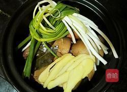 药膳山药炖猪蹄的做法图解3
