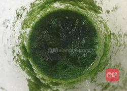 菠菜鸡蛋饼的做法图解1