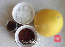 蜂蜜枸杞红柚茶的做法图解1