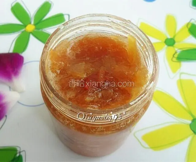 装入无水无油小瓶（我顺势放到快用完的蜂蜜瓶了），盖紧盖子放冰箱。随吃随取。
