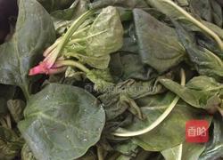 午餐肉炒菠菜的做法图解1