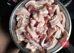 莲藕炒五花肉的做法图解1