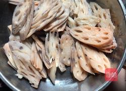 莲藕炒五花肉的做法图解2