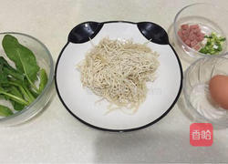 酱油炒面的做法图解1