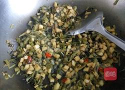 笋丁炒雪里蕻的做法图解4