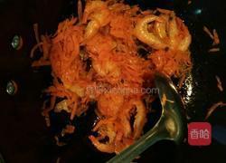 胡萝卜炒五彩面片的做法图解3