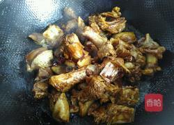 冻白干烧老鹅的做法图解7