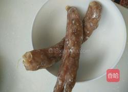 包菜炒香肠的做法图解2