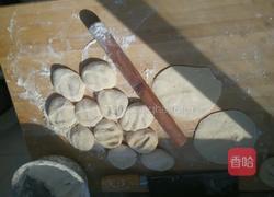 韭菜鸡蛋包子的做法图解5