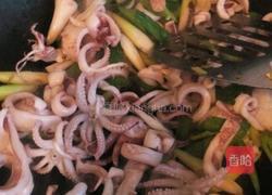 蒜苔炒鱿鱼的做法图解5