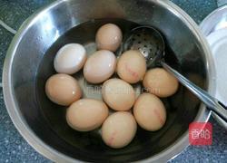 腌制咸鸡蛋的做法图解3