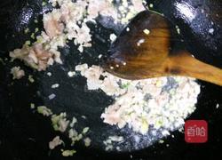 猪肉虾仁烧卖的做法图解3