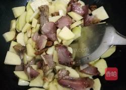 腊肉炒土豆的做法图解5