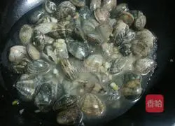 Illustration of how to make stir-fried clams 6