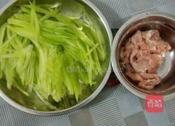 肉片炒莴笋的做法图解2